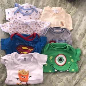 Baby boys onesies set of 7 (SZ 6/9)